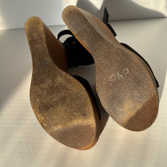 Steve Madden Wedge Heels- size 6, leather upper, synthetic lining, rubber sole - Picture 5 of 9